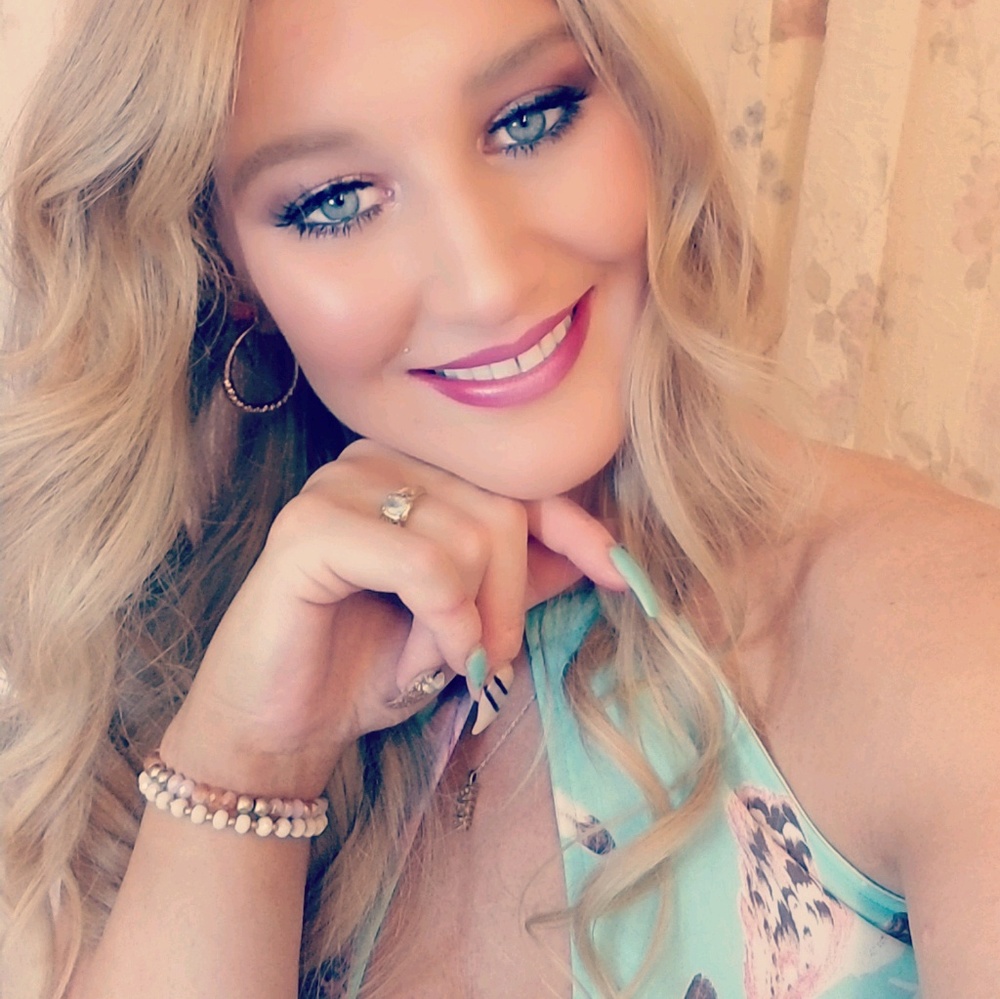 Meet your Posher, Andie